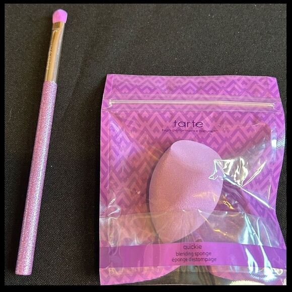 🌻$10 Tarte The Shaper Beauty Sponge & Eyeshadow Brush New Full Size - Picture 1 of 8